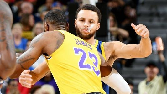 詹姆斯支持库里当选MVP,他们是一个球队的吗?