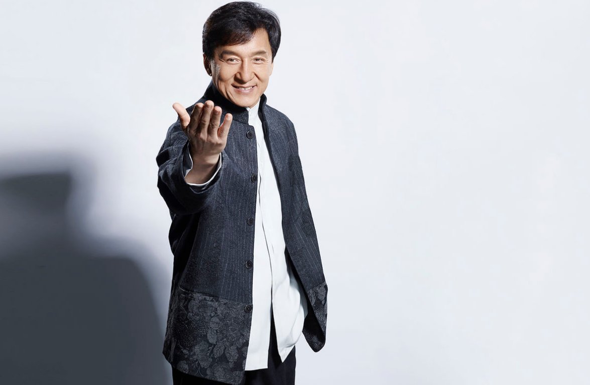 当年成龙醉酒,大闹李宗盛演唱会,被粉丝怒斥没有底线,到底怎么回事?