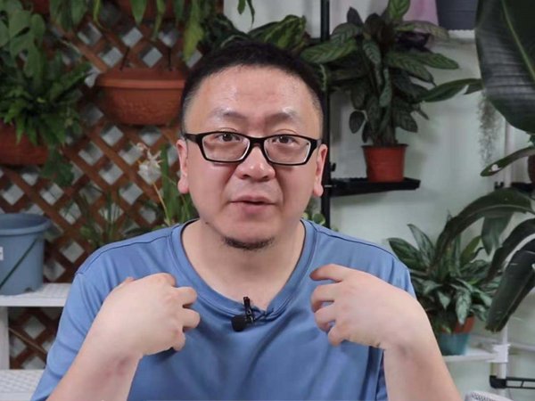 北京一38岁记者辞职靠养花月入10万,他是怎么做到的?