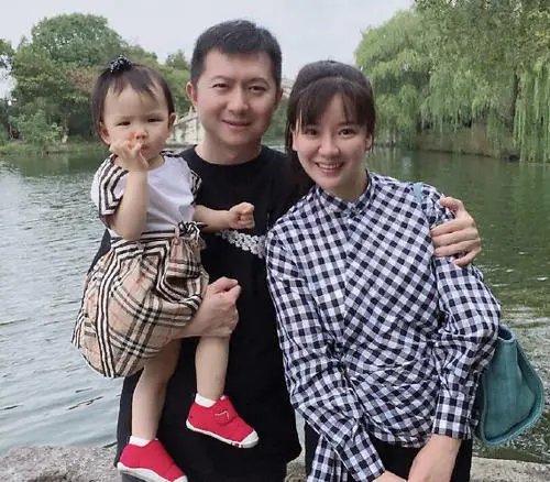 主持人红果果发文回应网友恶评,这是发生了什么?