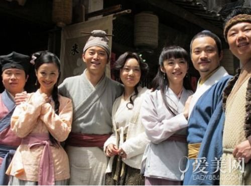 牛！95后女孩用10斤巧克力神还原《武林外传》小院，对此你有何回忆？