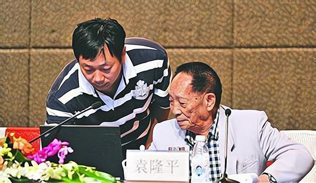 “杂交水稻之父”袁隆平的三个儿子,现状如何了?
