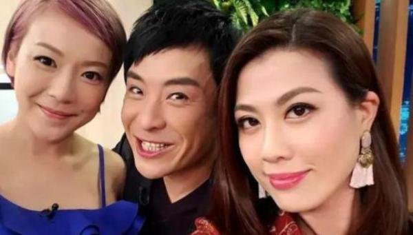她是落选港姐,22岁为红甘愿拍三级,如今44岁样子宛如少女