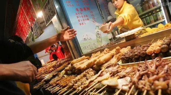 兄妹喝奶奶带回的饮料中毒:带娃定要避开的恶习,检查你家有没有