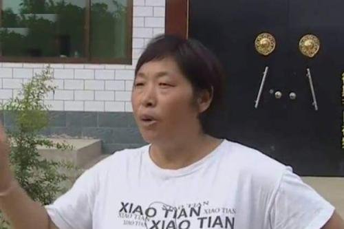 58岁女村霸欺行霸市14年，她为何如此嚣张？