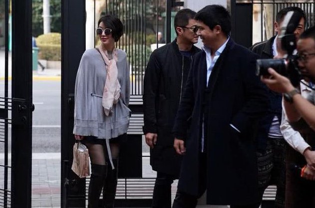 李亚鹏现身凉山表白彝族姑娘,现场情况如何?