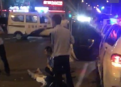 唐山发生4死11伤车祸的原因是什么？