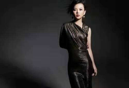 李湘的父母是做什么的?