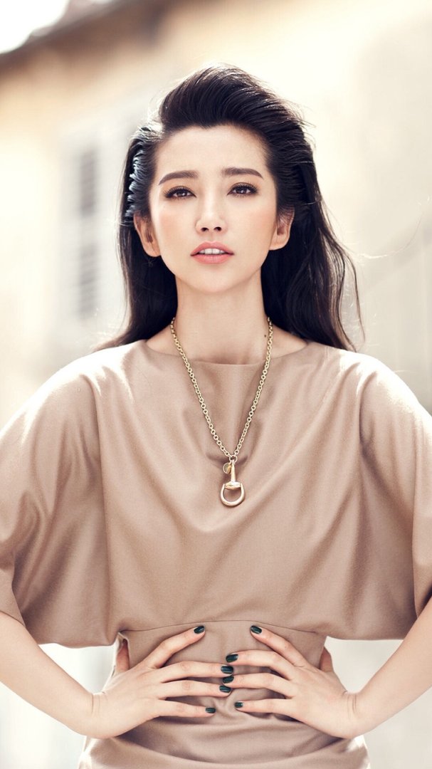 李冰冰在《枪王之王》中饰演谁?