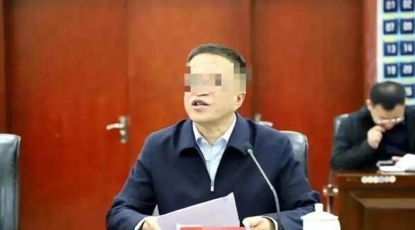 山西孝义一家长反映问题时遭教育局长连爆粗口！