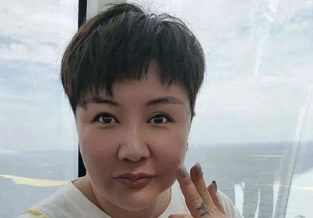 德云社董事长王惠深夜发文,众演员纷纷转发,网友:发生了什么事?