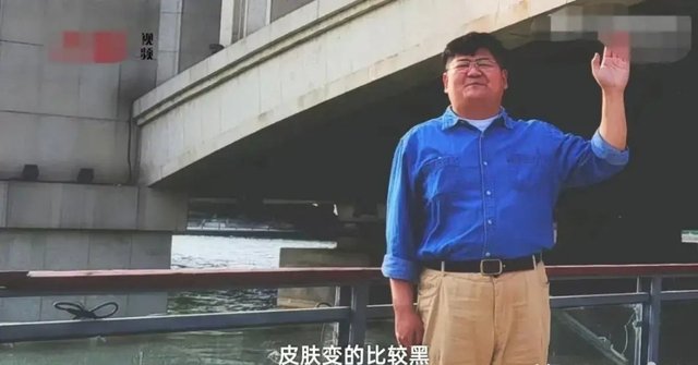 25岁男子长相成熟常被误认为42岁!长得过于成熟是一种什么体验?