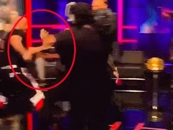 发布会现场，俄美格斗选手打起来了，当时究竟发生了什么？