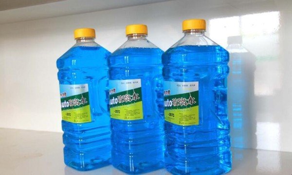 玻璃水可以用来灭火吗 玻璃水能不能点燃