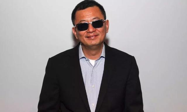 怎样模仿王家卫说话