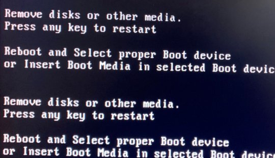 电脑开机显示 remove disks or other media