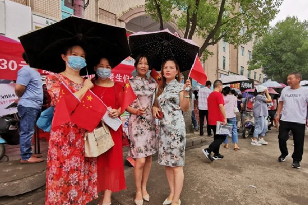 送考妈妈们穿什么好