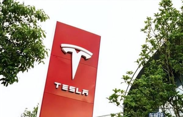 面对因降价维权的特斯拉车主，马斯克的这个回应很硬气