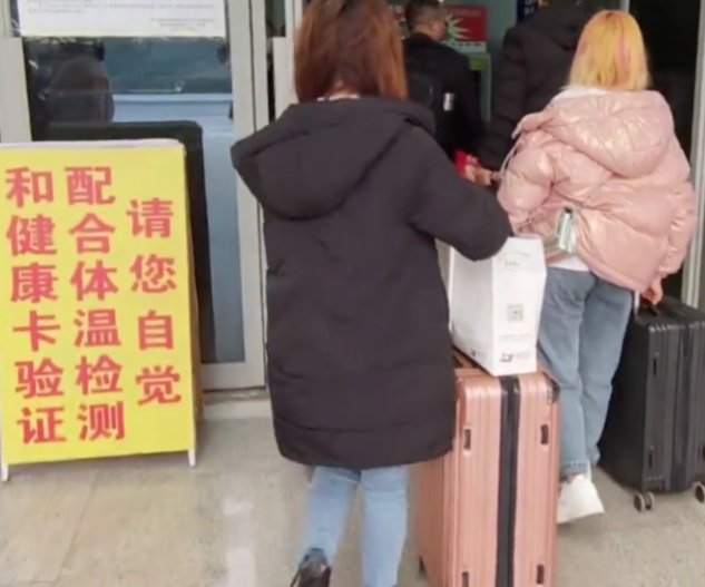 网友见面需慎重！16岁女孩拉黑父母跨省见男网友，女孩现状如何？