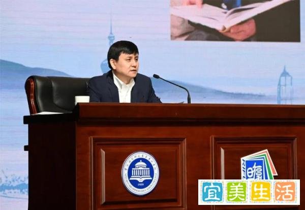 张文宏在宁波杭州湾新区又爆金句：黑眼圈是你们对我的误解