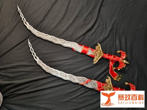 老头环直剑类武器图鉴:从短剑到夜与火之剑,一网打尽。
