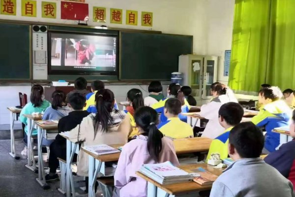 我国是从哪年开始普及9年制义务教育的?
