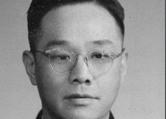 沈重是谁啊?!!!