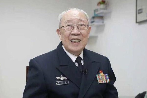 厦门一网民侮辱4位逝世院士专家，他这么做是否已经触犯了我国法律？