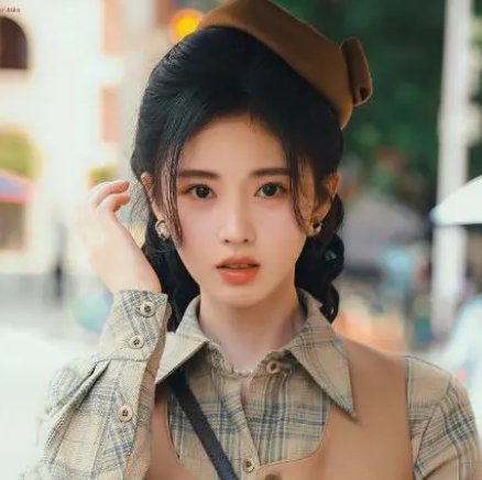 鞠婧祎《粉墨江湖》杀青下班饭拍图曝光，她在剧中扮演什么角色？