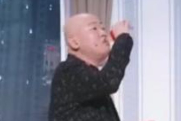 郭冬临到底喝了多少瓶水引起热议,郭冬临是个敬业的演员吗?