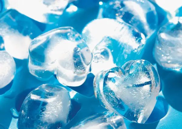 鱼塘主买了100块冰给鱼降温，湖南岳阳的天气究竟有多热？