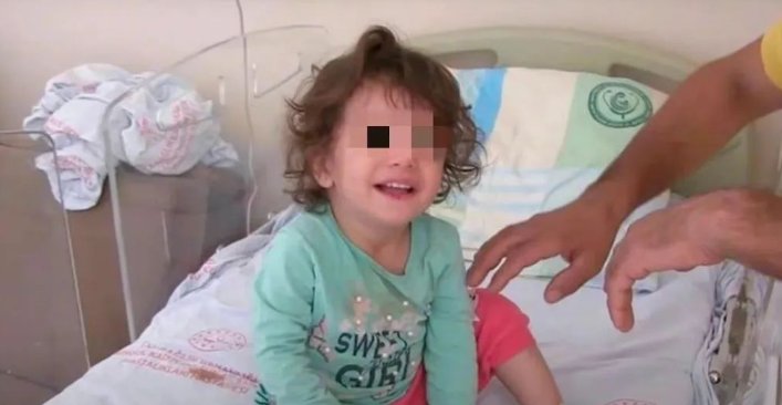 土耳其2岁女童遭蛇咬后咬死蛇!女童的现状如何?