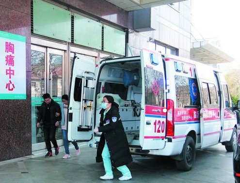 安徽男子发病,打120二十分钟未接通,120方对此作何表示?