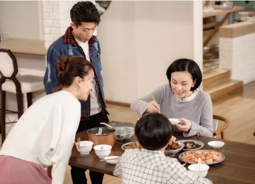 自己的老婆自己养讲的什么