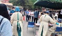 上海普陀一核酸点被砸,涉事男子已被行政处罚,此男子行为违反了什么法律?