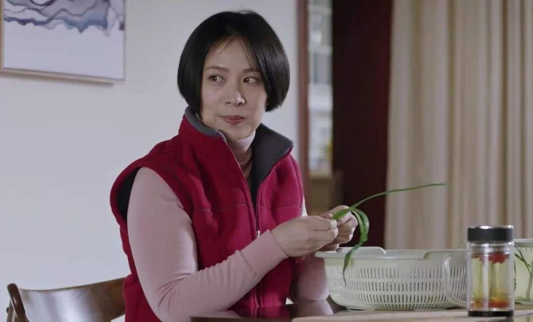 《都挺好》中的保姆真的是为了骗苏大强的钱吗?生活中这样的事例多不多?