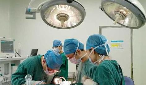 女商人抽脂成植物人10年后死亡，主刀医生是否被抓？