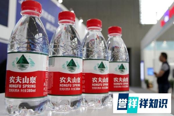 “网暴”冲击饮用水销售大降近20%，农夫山泉市值单日蒸发超350亿