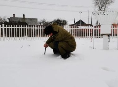 辽宁一农贸市场因强降雪发生坍塌事故,现场是否有人员伤亡的情况?