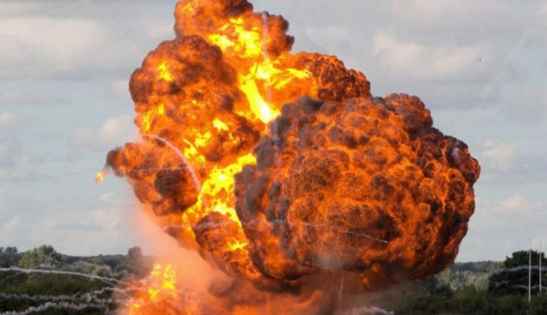 burst的意思， blast和explosion的区别。