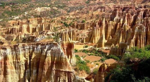 云南旅游景点推荐 元谋土林旅游攻略 低音号免费语音导游