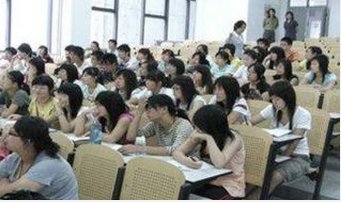 为什么大学生“有偿替课”盛行?