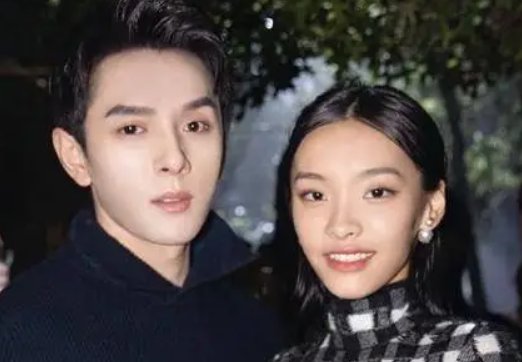 刘柏辛李佳琦为什么不同姓?