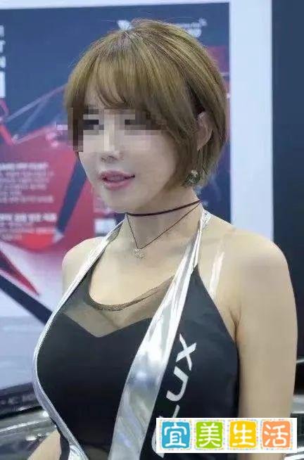 真没穿内裤?上海车展宾利女销售被曝不雅照,丑恶嘴脸尽收眼底