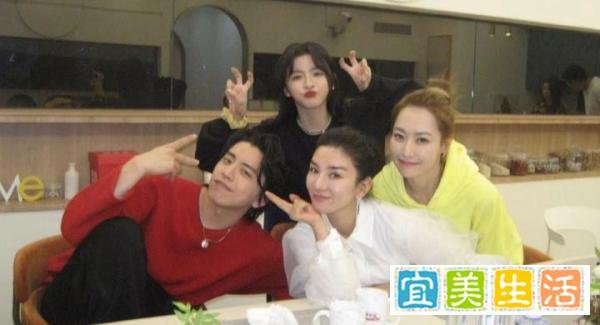 王大陆蔡卓宜、马思纯张哲轩被拍，甜蜜依旧：感情事还得自己体会