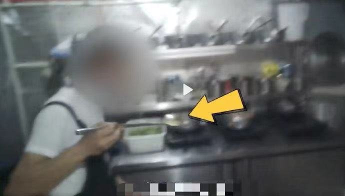 惊呼看吐！知名网红粥铺出售口水粥背后，如何加强对食品安全的监管？