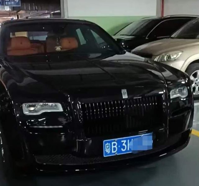 起底深圳“宾利姐”的男友,张晓中是个什么样的人?