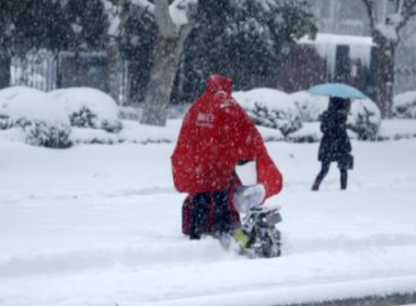 辽宁一农贸市场因强降雪发生坍塌事故,现场是否有人员伤亡的情况?