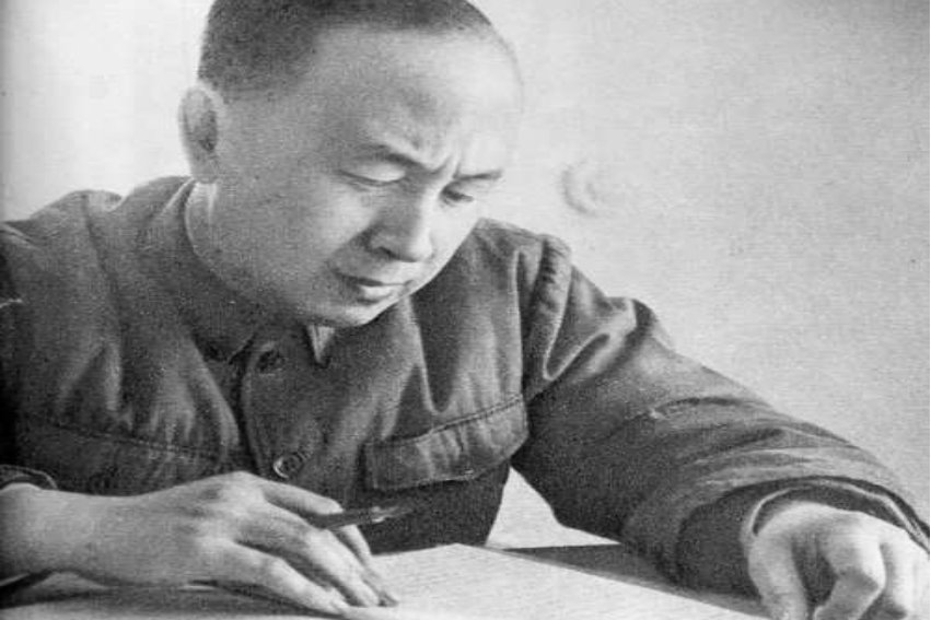 中国杰出人物手抄报内容