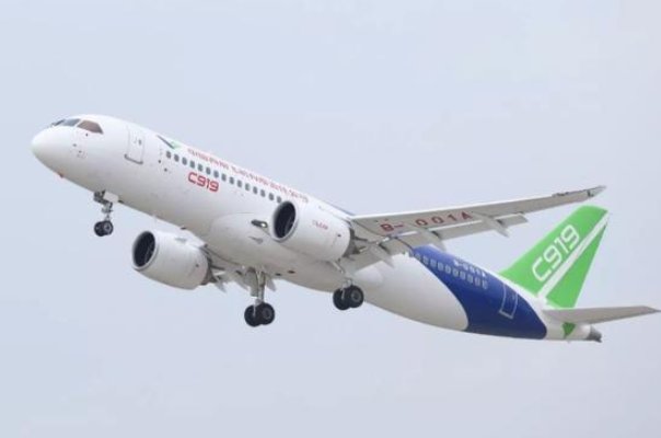 飞机低空穿越城区，2家涉事公司被罚，该公司违反了什么规定？